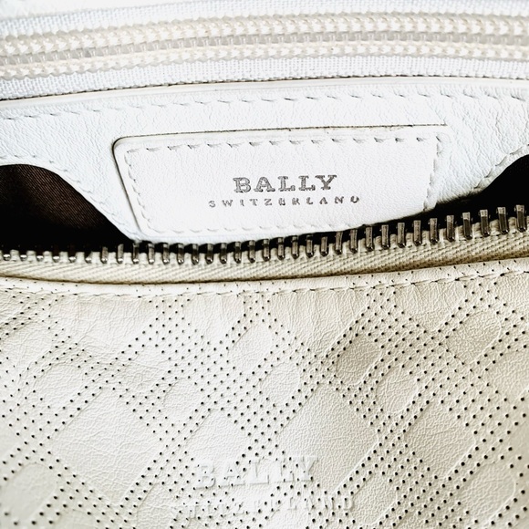Authentic Bally bag calf skin leather perforated and logo stamped. - Picture 7 of 15